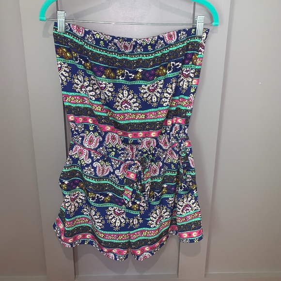 Andrée Paisley Strapless Floral Romper - Picture 6 of 11